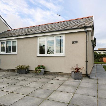 Cedars Villa Holyhead Exterior photo